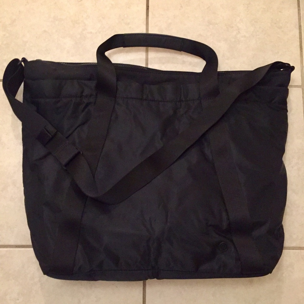 Lululemon Carry the Day Bag